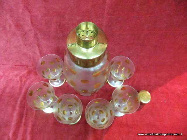 Oggettistica d`epoca - Vetri e cristalli - Bottiglia 6 bicchierini meta 900 - Immagine n°2  