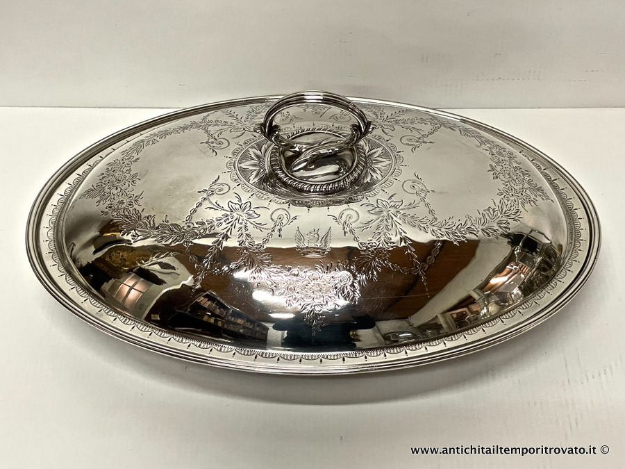 Importante entree dish del 1809 in argento cesellato - Antica legumiera Giorgio III del 1809 in argento 925