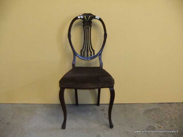 Antica sedia con medaglione a traforo - Antica sedia