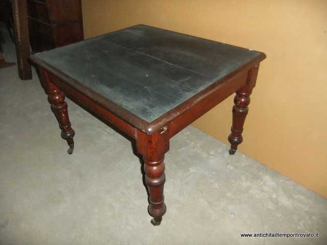 Mobili antichi - Tavoli allungabili - Antico tavolo scrittoio da lettura periodo Vittoriano con gambe tornite - Immagine n°3  