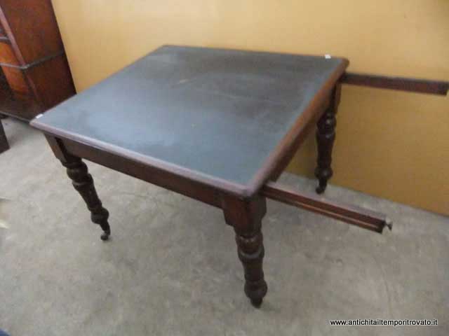 Mobili antichi - Tavoli allungabili - Antico tavolo scrittoio da lettura periodo Vittoriano con gambe tornite - Immagine n°6  