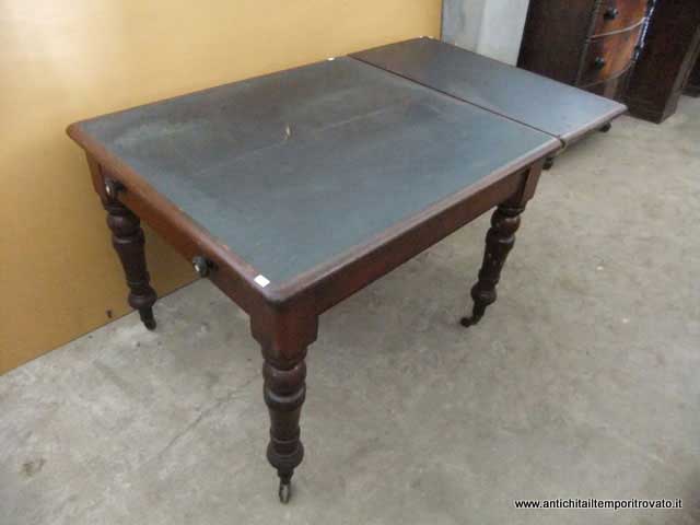 Mobili antichi - Tavoli allungabili - Antico tavolo scrittoio da lettura periodo Vittoriano con gambe tornite - Immagine n°7  