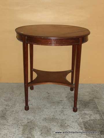 Mobili antichi - Tavoli e tavolini - Antico tavolino inglese piedi stile Luigi XVI Antico tavolino primi 900 in mogano - Immagine n°2  