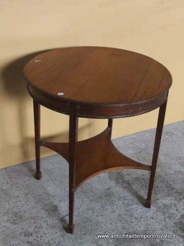 Mobili antichi - Tavoli e tavolini - Antico tavolino inglese piedi stile Luigi XVI Antico tavolino primi 900 in mogano - Immagine n°3  