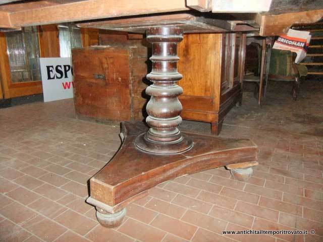Mobili antichi - Tavoli a bandelle  - Antico tavolo con piccole bandelle - Immagine n°7  
