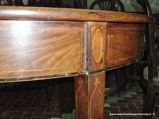 Mobili antichi - Tavoli a bandelle  - Antico tavolo consolle Vittoriano con bandella Antico tavolo consolle in mogano con una bandella - Immagine n°6  