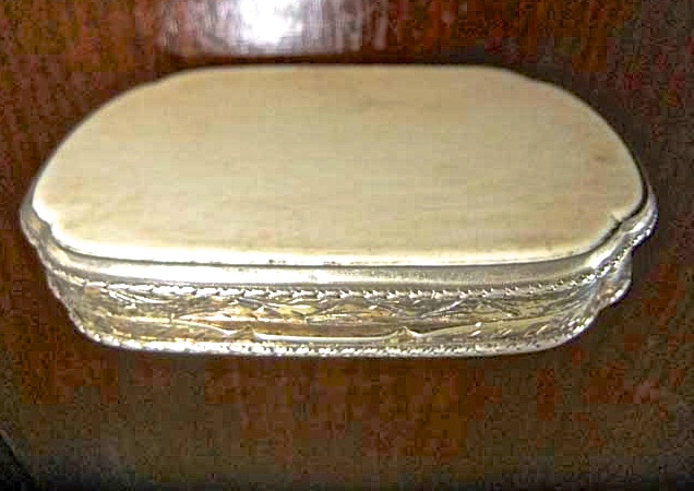 Antico portacipria gioiello - Portacipria in argento e osso