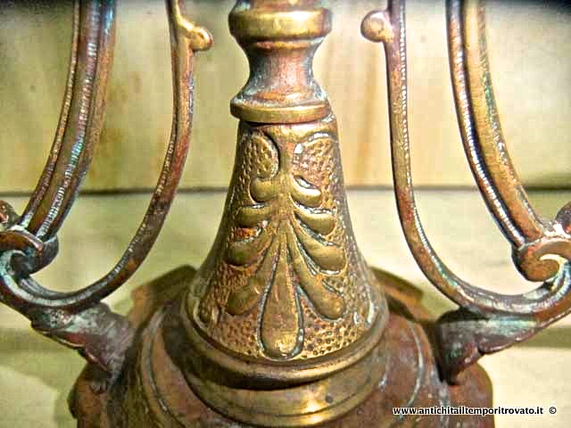 Oggettistica d`epoca - Bronzo ottone ferro - Antico candelabro in ottone - Immagine n°3  