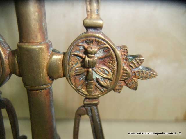 Oggettistica d`epoca - Bronzo ottone ferro - Antico candelabro in ottone - Immagine n°5  