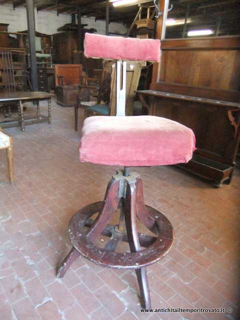 Antica e particolare sedia girevole - Particolare sedia d`epoca