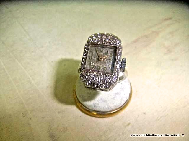 Gioielli e bigiotteria - Anelli - Antico anello con orologio Anello con orologio in argento e zaffiri - Immagine n°8  