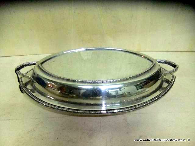 Sheffield d'epoca → Legumiere  → Legumiera ovale

Antica legumiera inglese di forma ovale punzonata William Hutton & Son. Buone …

... continua ...

