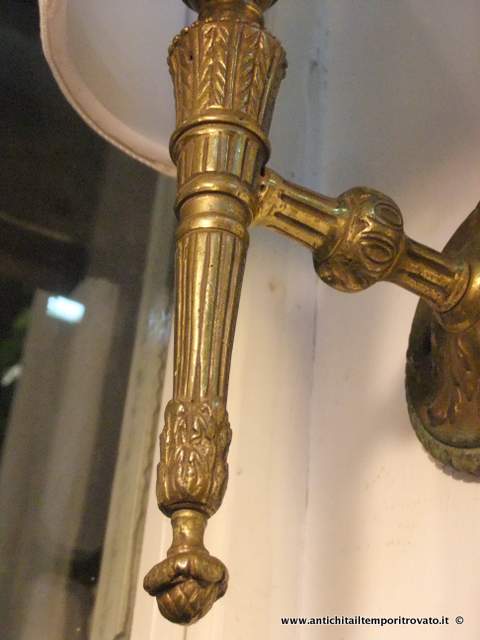 Oggettistica d`epoca - Lampadari e lampade - Antica applique a torcera Antica fiaccola in ottone - Immagine n°4  