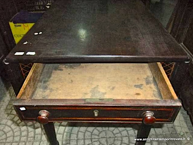 Mobili antichi - Tavoli a bandelle  - Antico tavolo in mogano cubano intarsiato Tavolo bandelle intarsiato - Immagine n°3  