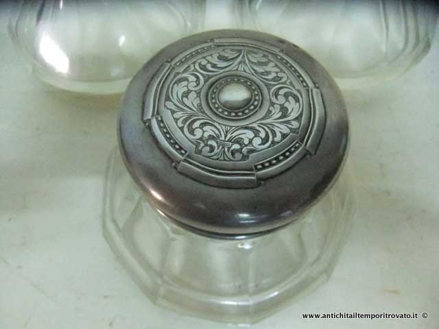 Argenti antichi - Oggetti vari in argento 
Antico pezzo da toilette - Antica ampolla porta porta crema
Immagine n° 
