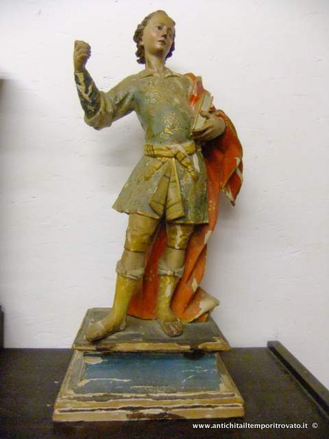 San Priamo: antica scultura lignea del sec. XVIII - Antica statua lignea del 700 di San Priamo