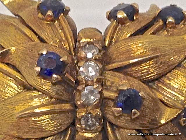Gioielli e bigiotteria - Spille antiche - Antica coppia di spille in oro 750, rubini, zaffiri, brillantini - Immagine n°4  