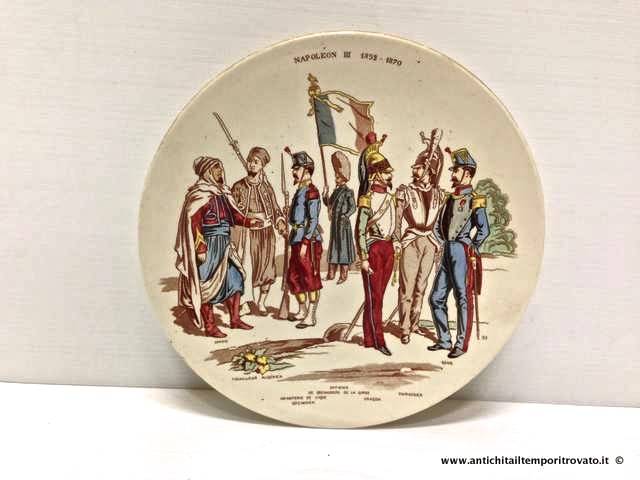 Oggettistica d`epoca - Piatti
Piatto Sarreguemines del periodo di Napoleone III - Antico piatto francese con 7 personaggi in divisa
Immagine n° 