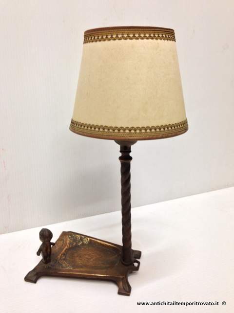 Oggettistica d`epoca - Lampadari e lampade - Lampada liberty con Cirillino Antica lampada con Kewpee - Immagine n°2  
