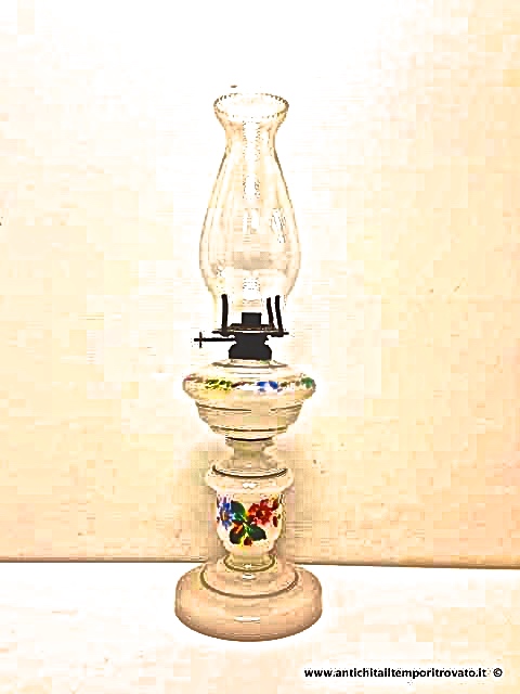 Antica lampada a petrolio smaltata - Lampada a petrolio soffiata