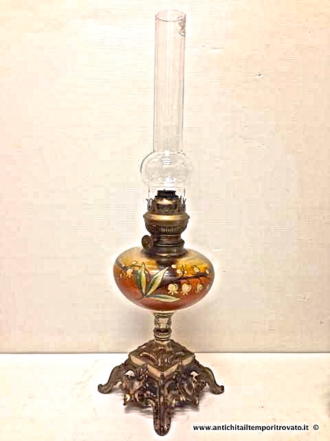Antica lampada a petrolio in vetro - Lampada a petrolio in vetro dipinto