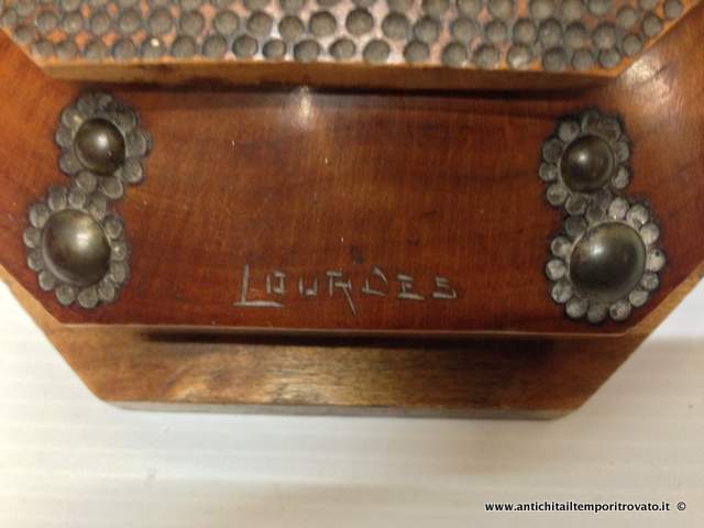 Oggettistica d`epoca - Scatole varie - Antica scatola deco di Lourdes Scatola deco di Lourdes - Immagine n°6  
