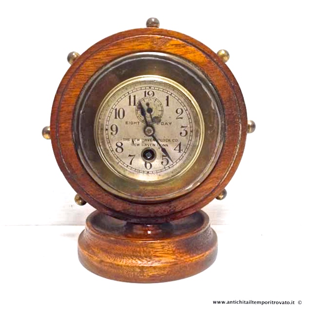 Antico orologio 8 giorni con timone - Orologio da tavolo New Haven Co. coon.