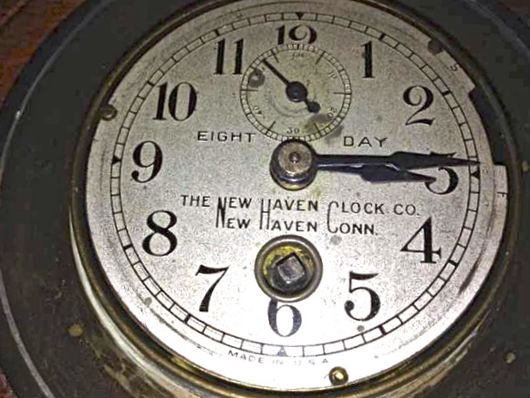 Oggettistica d`epoca - Orologi e portaorologi - Antico orologio 8 giorni con timone Orologio da tavolo New Haven Co. coon. - Immagine n°2  