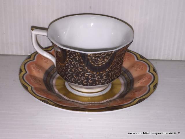 Oggettistica d`epoca → Tazze da collezione → Piccola tazza da collezione Piccola tazza da caffe Royal Copenhagen
Piccola e particolarissima tazza da caffè da collezione della metà del 900 (color arancio, marrone, grigio e dorato), inusuale per via del decoro differente dalle solite del periodo. …
... continua ...
Immagine:immagini/catalogo/4000/4465.jpg
