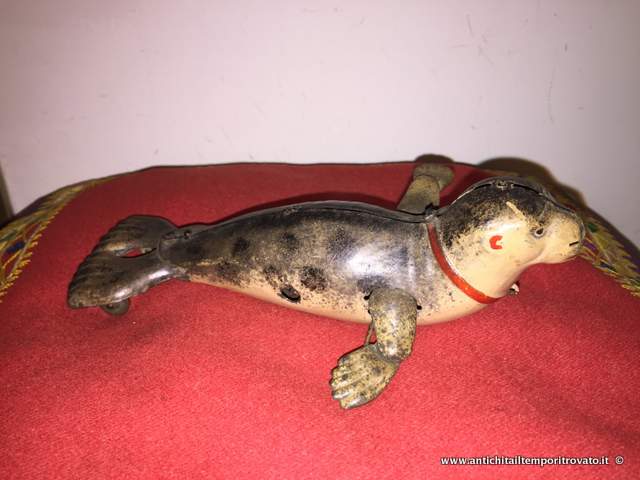 Antica foca della Lehmann - Antica foca in latta della Lehmann