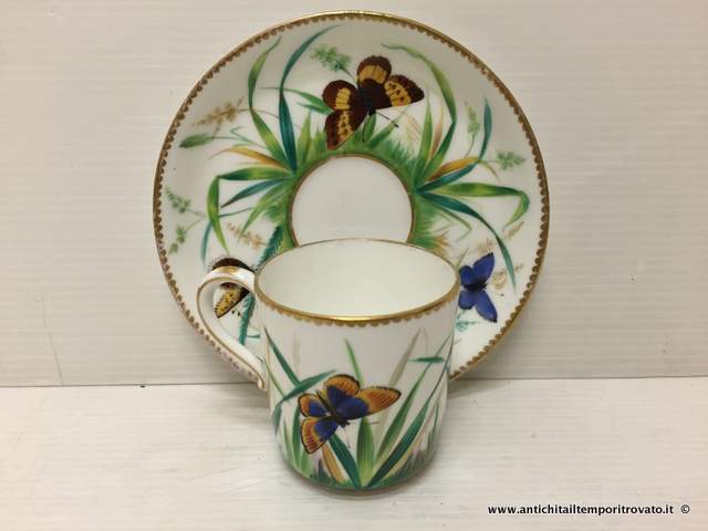 Oggettistica d`epoca - Tazze da collezione - Antica tazza con farfalle Tazza decorata con farfalle in un prato - Immagine n°4  