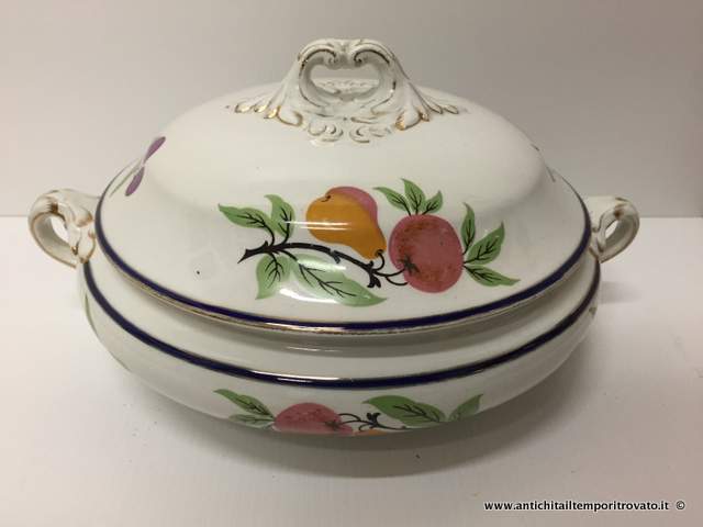 Oggettistica d'epoca → Zuppiere e risottiere → Zuppiera decorata con frutta

Antica e particolare zuppiera inglese (Ø23;  h.13) deliziosa per un ambiente  rustico per via del decoro. Dipinta a mano con rami di pere, mele e ciliegie, è rifinita nei  bordi in blu …

... continua ...

