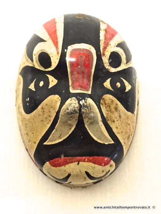 Oggettistica d`epoca - Oggetti vari - Curiose maschere Kabuki in latta Antiche maschere n latta litografata a colori - Immagine n°5  