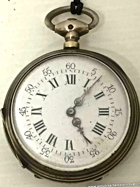 Antica monachina francese in argento - Piccolo orologio da donna in argento cesellato