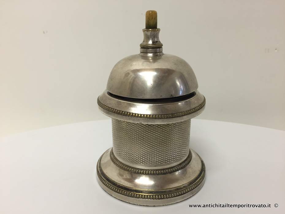 Oggettistica d`epoca - Bronzo ottone ferro
Antico campanello da tavolo - Campanello d`epoca
Immagine n° 