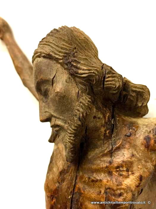 Oggettistica d`epoca - Oggetti in legno - Antico corpo di Cristo Crocefisso del 700 Corpo di Gesu crocefisso: sardo, in legno scolpito - Immagine n°3  