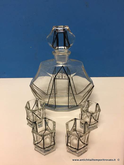 Oggettistica d`epoca - Vetri e cristalli - Bottiglia deco Bottiglia forma geometrica con bicchierini - Immagine n°2  