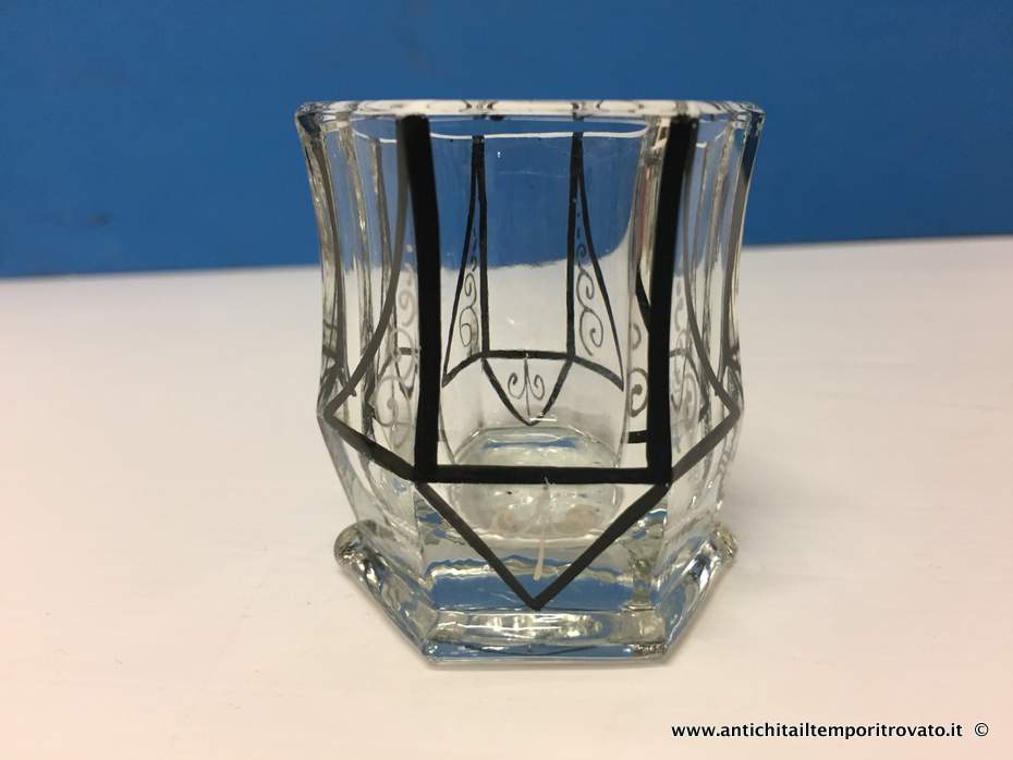 Oggettistica d`epoca - Vetri e cristalli - Bottiglia deco Bottiglia forma geometrica con bicchierini - Immagine n°9  