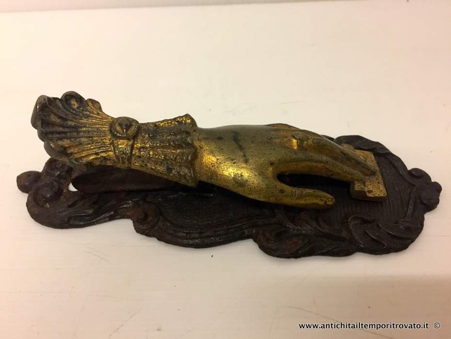Oggettistica d`epoca - Bronzo ottone ferro - Antico fermacarte da scrivania - Immagine n°2  