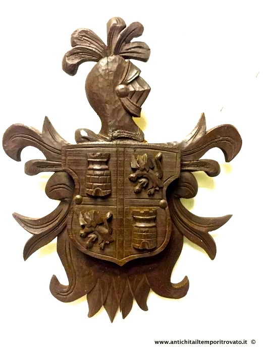 Oggettistica d`epoca - Oggetti in legno - Antico stemma in legno Stemma araldico in legno intagliato - Immagine n°2  