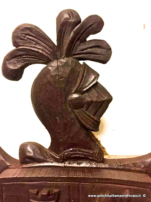 Oggettistica d`epoca - Oggetti in legno - Antico stemma in legno Stemma araldico in legno intagliato - Immagine n°5  