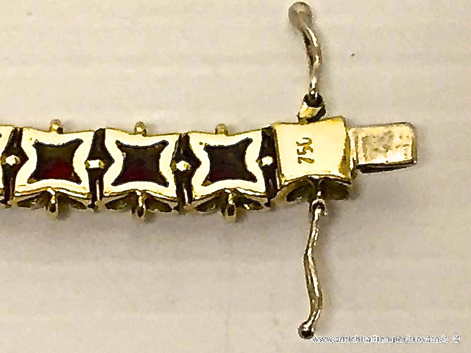 Gioielli e bigiotteria - Bracciali - Antico bracciale oro e rubini Bracciale in oro con 33 fiori con al centro rubini - Immagine n°10  