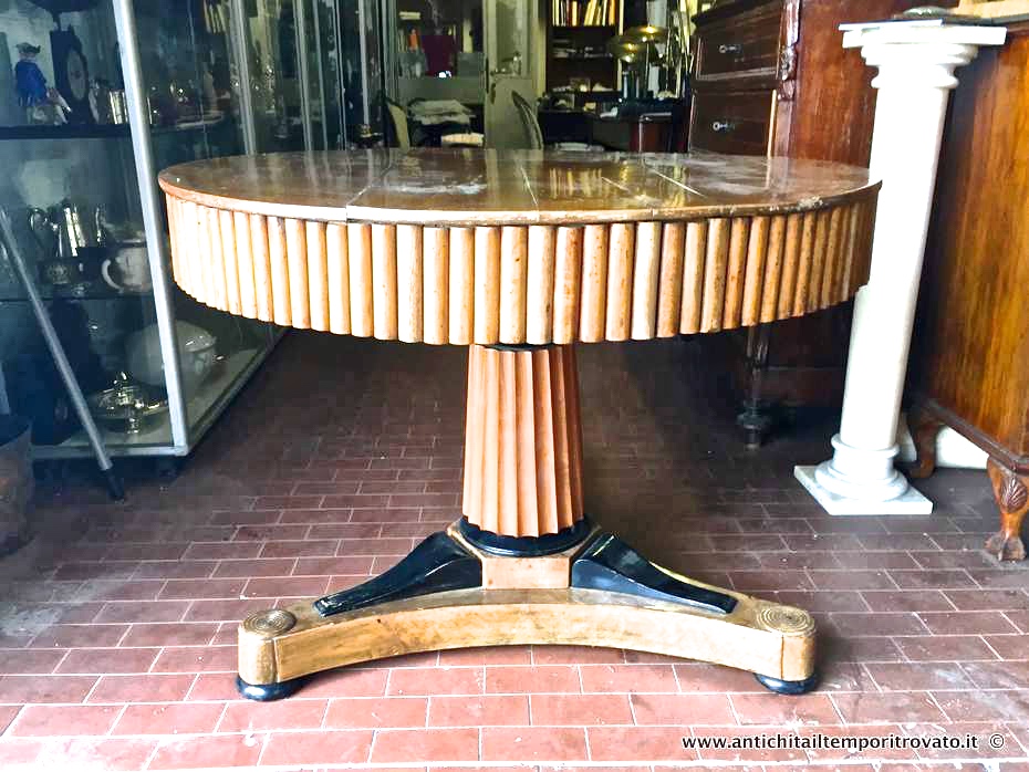 Antico tavolo con colonna scanalata - Antico tavolo da sala