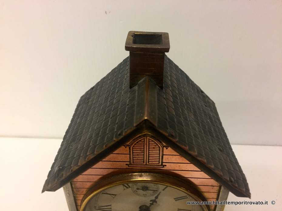 Oggettistica d`epoca - Orologi e portaorologi - Antico orologio in rame a forma di casetta Raro orologio da collezione Thomas Seth - Immagine n°8  