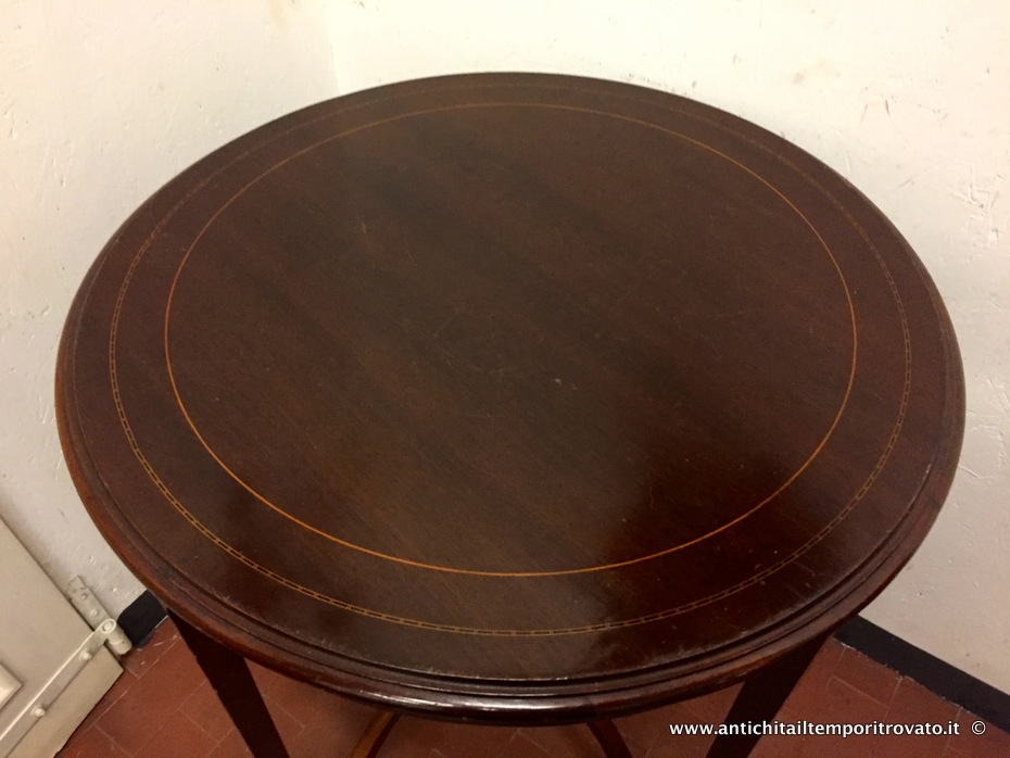 Mobili antichi - Tavoli e tavolini - Elegante tavolino in mogano filettato Antico tavolino Edoardiano di forma rotonda - Immagine n°2  