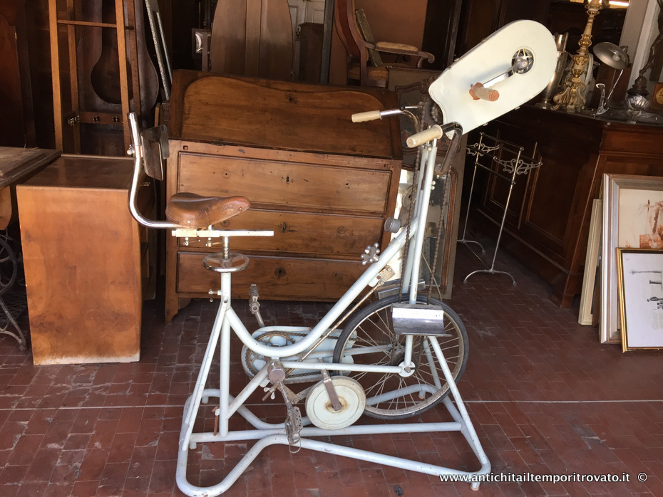 Oggettistica d'epoca → Oggetti vari → Cyclette per fisioterapia vintage

Particolare Cyclette vintage realizzata in Francia nella metà del 900: veniva utilizzata per allenare contemporaneamente i muscoli di gambe e braccia (possibile utilizzo per fisioterapia). Prodotta …

... continua ...

