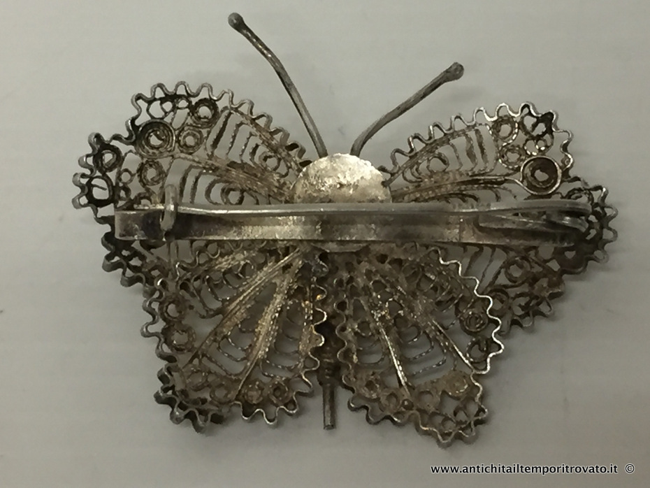 Gioielli e bigiotteria - Spille antiche - Vecchia farfalla in argento inglese Spilla in argento a forma di farfalla - Immagine n°3  