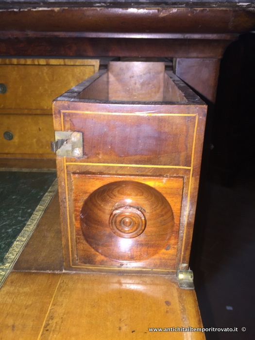 Mobili antichi - Cassettoni - Cassettone francese con scrittoio - Immagine n°6  