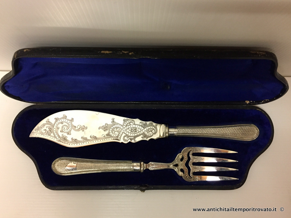 Sheffield d'epoca → Posate d`epoca → Set da pesce decorato a cesello Coppia posate da pesce
Elegante set da pesce della seconda metà dell'800 all'interno della loro confezione originale (foto n°10) con il marchio del produttore nel manico (RM EH: Richard Martin & Ebenezer …
... continua ...
Immagine:immagini/catalogo/5000/5920.jpg