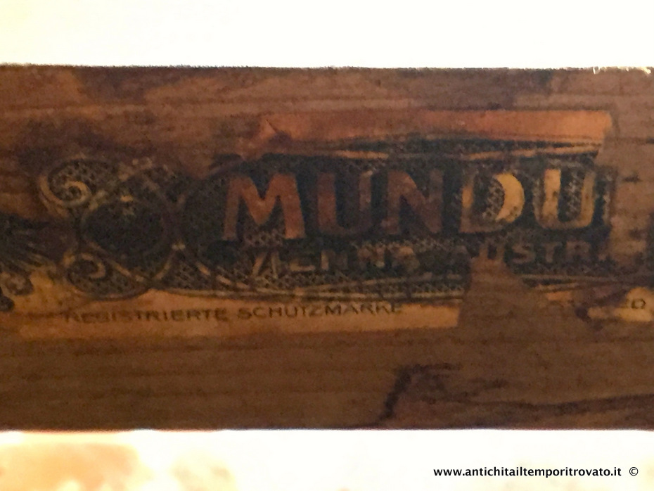 Mobili antichi - Tavoli e tavolini - Antico tavolo in faggio curvato a vapore Antico tavolo tedesco Mundus - Immagine n°10  